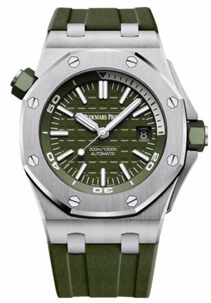 For the unique green color, this white scale fake Audemars Piguet watch easily catch people’s attention. 