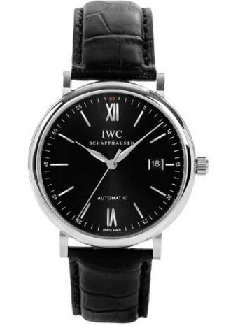 Three needles and a delicate date window present on the black dial directly showing the elegant and reserved taste.