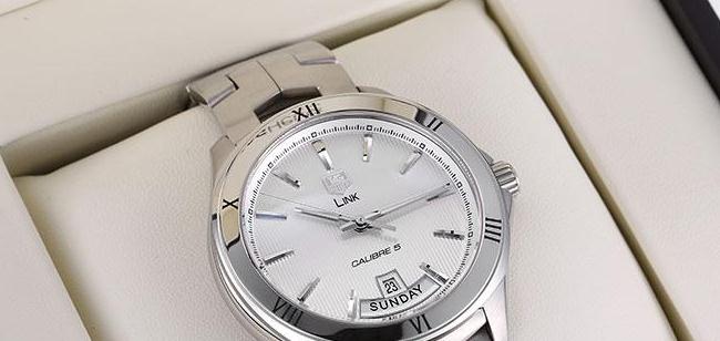 The 42 mm replica TAG Heuer Link WAT2013.BA0951 watches have silvery dials.