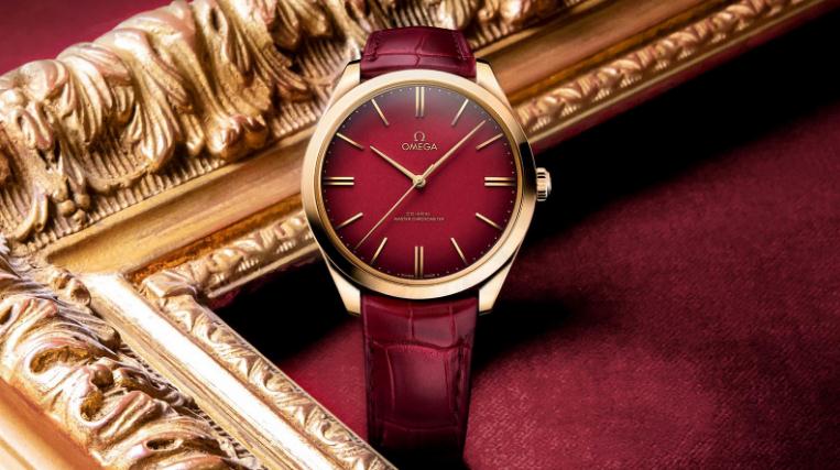 The 18k gold copy watches have red dials.