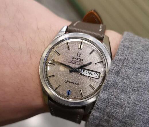 The Omega Seamaster is suitable for formal occasion.